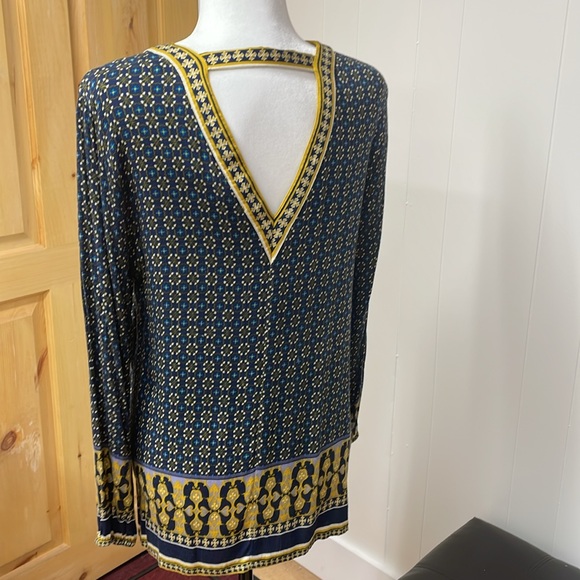 Tribal top - Picture 4 of 10